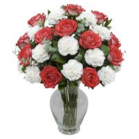 Friendship Day Flower Delivery in Bengaluru. Red Rose White Carnation Vase 18 Flowers