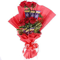 Place order to send 16 Pcs Ferrero Rocher 24 Red White Roses Bouquet Bangalore