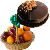 Gifts to Bangalore Midnight Delivery for 500 gm Chocolate Cake with 1 Kg Fresh Apple and Orange Basket