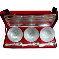 Send Diwali Gifts to Bangalore consist of Silver Plated Set (1 Tray, 3 Bowls , 3 Spoon) in Brass