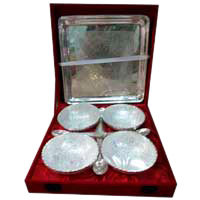 Deepavali Gifts to Bengaluru take in Silver Plated Set (4 Bowls, 4 Spoon, 1 Tray) in Brass